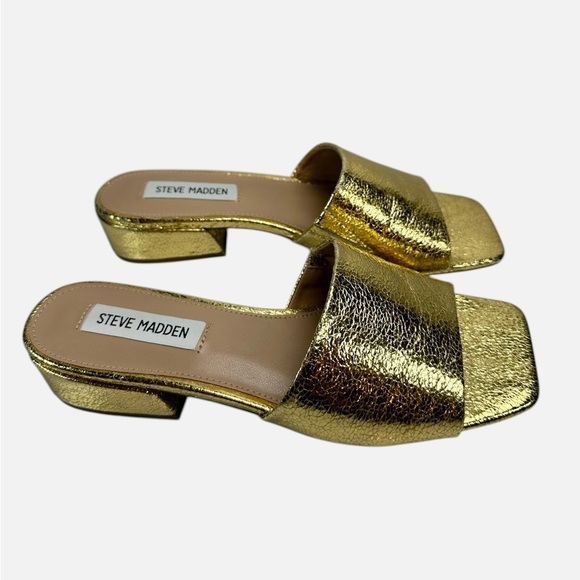Steve Madden Women’s Amir Gold Foil Slide Sandals, Size 6M - Picture 2 of 7